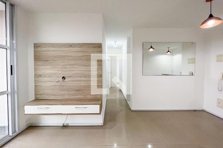Sala de apartamento para alugar com 3 quartos, 70m² em Jardim Belaura, São Paulo