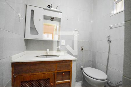 Apartamento para alugar com 60m², 2 quartos e sem vagaBanheiro