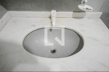 Apartamento para alugar com 60m², 2 quartos e sem vagaBanheiro