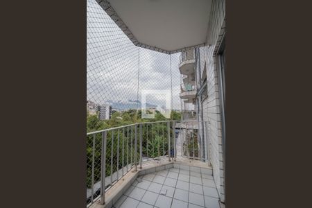 Apartamento à venda com 72m², 2 quartos e 2 vagas Apartamento à venda com 72m², 2 quartos e 2 vagasVaranda