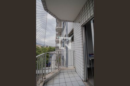 Apartamento à venda com 72m², 2 quartos e 2 vagas Apartamento à venda com 72m², 2 quartos e 2 vagasVaranda