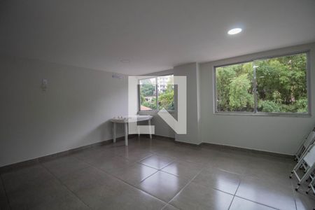 Apartamento à venda com 72m², 2 quartos e 2 vagas Apartamento à venda com 72m², 2 quartos e 2 vagasSalão de festas