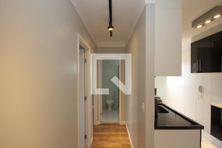 Corredor de apartamento para alugar com 2 quartos, 47m² em Vila Antonieta, São Paulo
