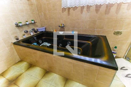 Casa para alugar com 600m², 3 quartos e 6 vagasBanheiro 4