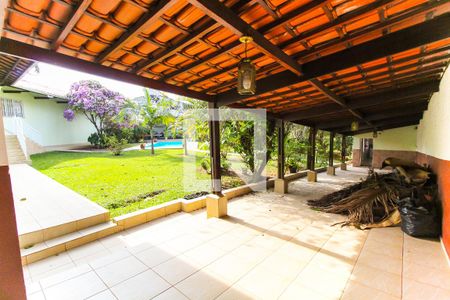 Garagem de casa para alugar com 3 quartos, 600m² em Vila Romanópolis, Ferraz de Vasconcelos
