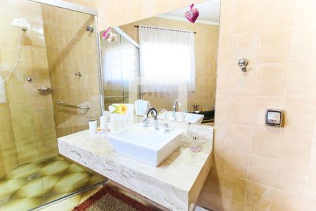 Casa para alugar com 600m², 3 quartos e 6 vagasBanheiro 4
