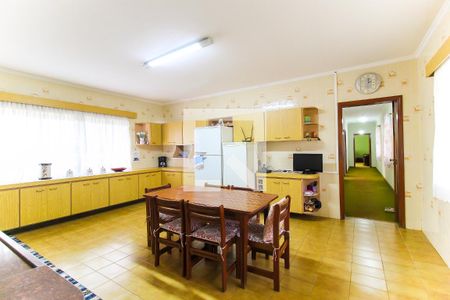 Casa para alugar com 600m², 3 quartos e 6 vagasCozinha