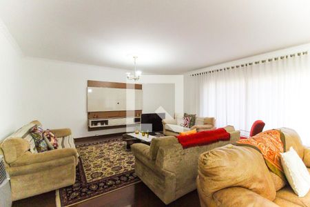 Sala de casa para alugar com 3 quartos, 600m² em Vila Romanópolis, Ferraz de Vasconcelos