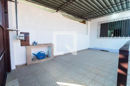 Casa à venda com 112m², 4 quartos e 1 vaga Casa à venda com 112m², 4 quartos e 1 vagaGaragem