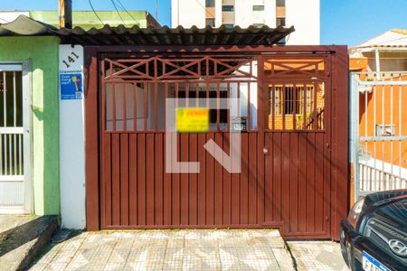 Casa à venda com 112m², 4 quartos e 1 vaga Casa à venda com 112m², 4 quartos e 1 vagaFachada