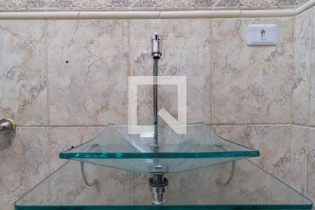 Casa à venda com 112m², 4 quartos e 1 vaga Casa à venda com 112m², 4 quartos e 1 vagaBanheiro Detalhe