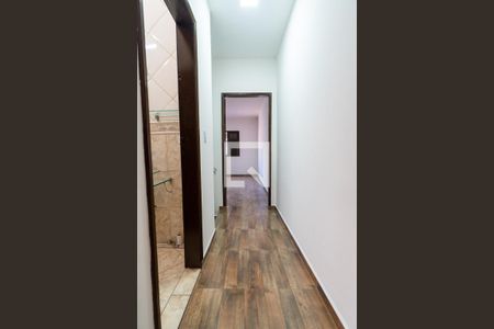 Casa à venda com 112m², 4 quartos e 1 vaga Casa à venda com 112m², 4 quartos e 1 vagaCorredor