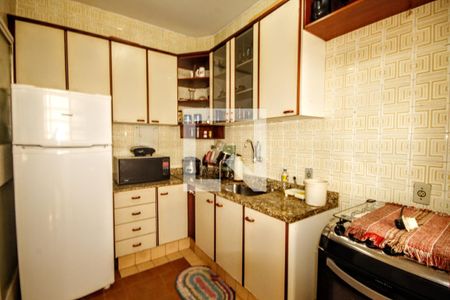 Cozinha de apartamento à venda com 4 quartos, 120m² em Cruzeiro, Belo Horizonte