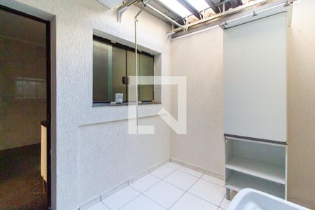 Casa de condomínio à venda com 83m², 3 quartos e 3 vagasÁrea de Serviço