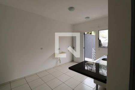Cozinha de casa para alugar com 1 quarto, 40m² em Vila Tiradentes, São Paulo