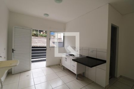 Cozinha de casa para alugar com 1 quarto, 40m² em Vila Tiradentes, São Paulo
