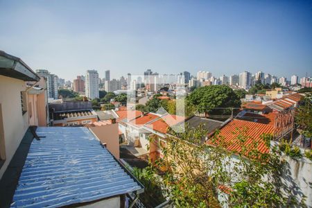 Casa para alugar com 250m², 4 quartos e 2 vagas Casa para alugar com 250m², 4 quartos e 2 vagasVista