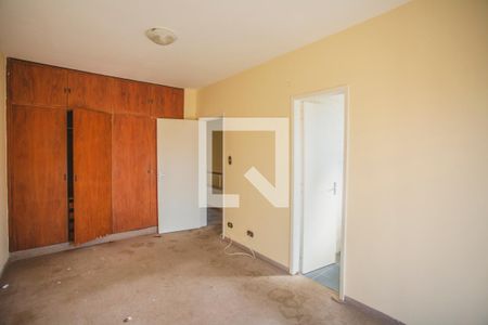 Casa para alugar com 250m², 4 quartos e 2 vagas Casa para alugar com 250m², 4 quartos e 2 vagasSuíte