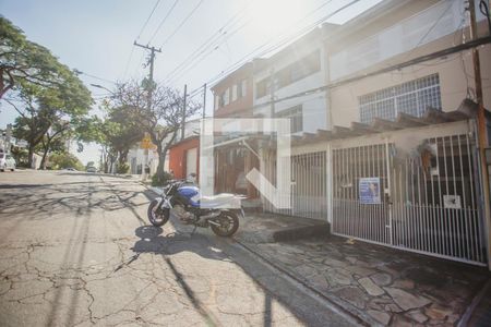 Casa para alugar com 250m², 4 quartos e 2 vagas Casa para alugar com 250m², 4 quartos e 2 vagasFachada