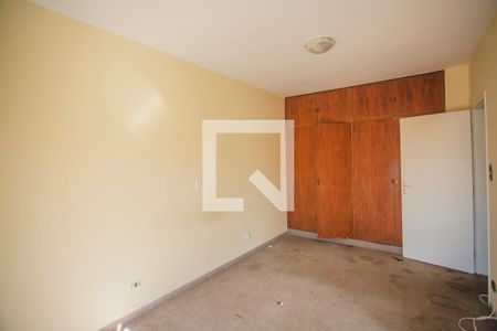 Casa para alugar com 250m², 4 quartos e 2 vagas Casa para alugar com 250m², 4 quartos e 2 vagasSuíte