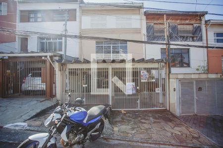 Casa para alugar com 250m², 4 quartos e 2 vagas Casa para alugar com 250m², 4 quartos e 2 vagasFachada