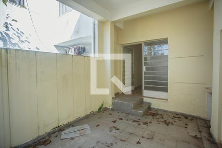 Casa para alugar com 250m², 4 quartos e 2 vagas Casa para alugar com 250m², 4 quartos e 2 vagasQuintal