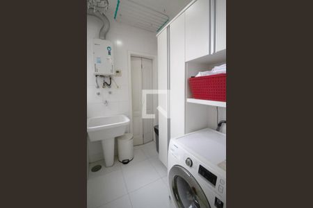 Área de serviço de apartamento para alugar com 2 quartos, 120m² em Cerqueira César, São Paulo