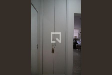 Corredor de apartamento para alugar com 2 quartos, 120m² em Cerqueira César, São Paulo