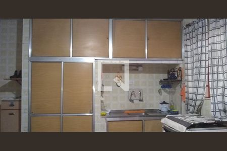 Casa à venda com 120m², 2 quartos e 1 vaga Casa à venda com 120m², 2 quartos e 1 vagaCozinha - Armários