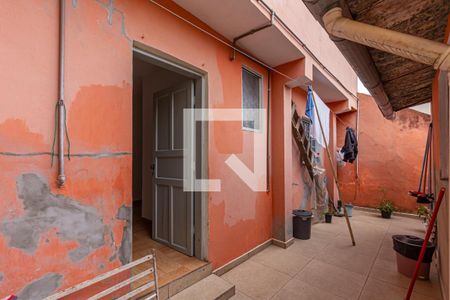 Casa à venda com 162m², 2 quartos e 3 vagas Casa à venda com 162m², 2 quartos e 3 vagasQuintal Fundos