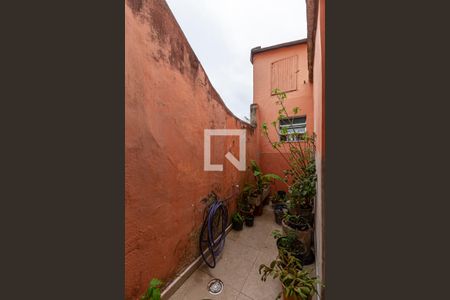 Casa à venda com 162m², 2 quartos e 3 vagas Casa à venda com 162m², 2 quartos e 3 vagasQuintal Fundos