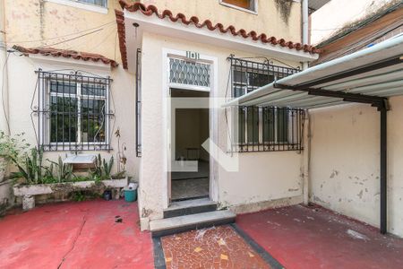 Apartamento à venda com 74m², 2 quartos e 1 vaga Apartamento à venda com 74m², 2 quartos e 1 vagaVaranda