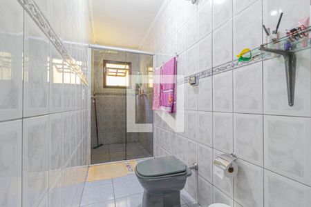Casa à venda com 140m², 2 quartos e 2 vagasBanheiro da suíte 2