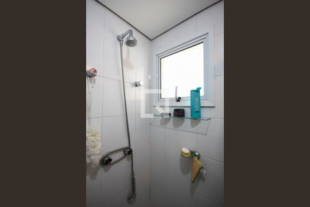 Apartamento à venda com 114m², 3 quartos e 2 vagasChuveiro do banheiro da suíte 2