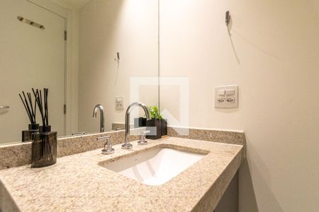 Banheiro de kitnet/studio para alugar com 1 quarto, 26m² em Vila Nova Conceição, São Paulo