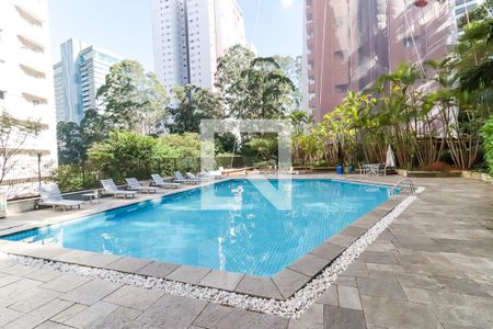 Apartamento para alugar com 100m², 2 quartos e 2 vagas Apartamento para alugar com 100m², 2 quartos e 2 vagasÁrea comum - Piscina