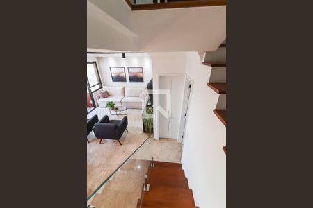 Apartamento para alugar com 100m², 2 quartos e 2 vagas Apartamento para alugar com 100m², 2 quartos e 2 vagasEscada