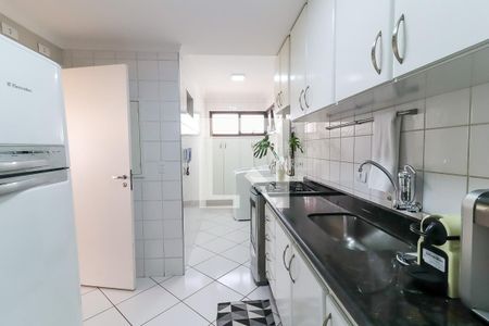 Apartamento para alugar com 100m², 2 quartos e 2 vagas Apartamento para alugar com 100m², 2 quartos e 2 vagasCozinha