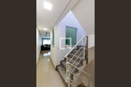 Acesso do Piso Superior/ Quartos de casa para alugar com 3 quartos, 150m² em Parque Sao Domingos, São Paulo
