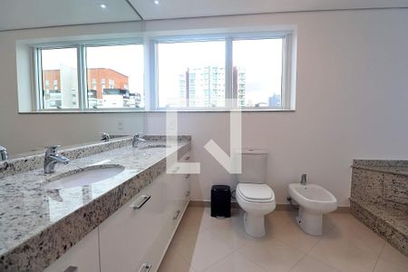 Apartamento à venda com 91m², 1 quarto e 2 vagasBanheiro da Suíte