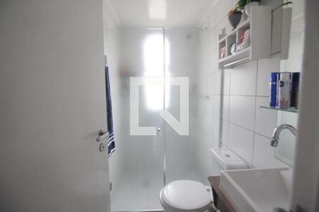 Banheiro de apartamento à venda com 2 quartos, 58m² em Vila Mazzei, São Paulo