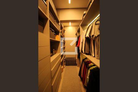 Apartamento à venda com 164m², 2 quartos e 3 vagasCloset