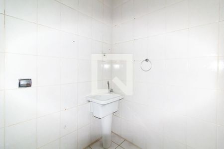 Banheiro de apartamento para alugar com 0 quarto, 25m² em Vila Canero, São Paulo