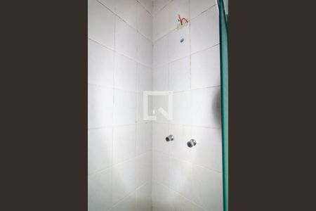 Banheiro de apartamento para alugar com 0 quarto, 25m² em Vila Canero, São Paulo