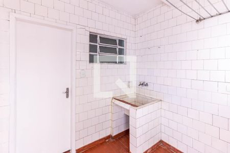 Fundos - Área de Serviço de casa para alugar com 4 quartos, 120m² em Planalto Paulista, São Paulo