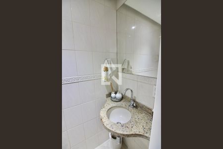 Casa de condomínio à venda com 118m², 3 quartos e 1 vagaLavabo