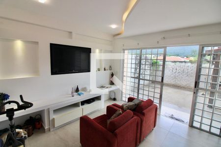 Sala de casa de condomínio à venda com 3 quartos, 118m² em Vargem Pequena, Rio de Janeiro