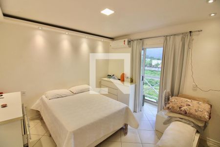 Casa de condomínio à venda com 118m², 3 quartos e 1 vagaSuíte 