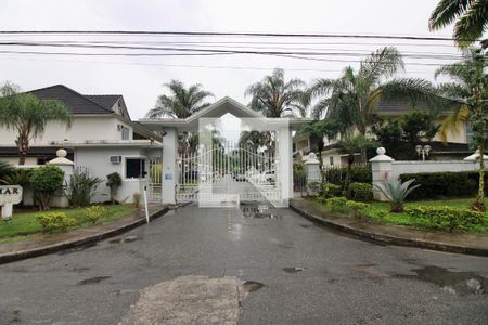 Casa de condomínio à venda com 118m², 3 quartos e 1 vagaFachada e portaria