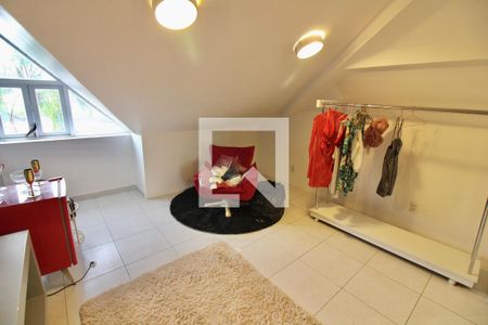 Casa de condomínio à venda com 118m², 3 quartos e 1 vaga Sótão